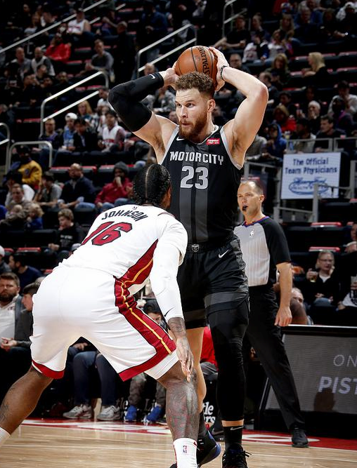 金州勇士训练开放日，转会期复出首秀引欢呼，欧冠在即，球探报告显示潜力的简单介绍-开云体育在线